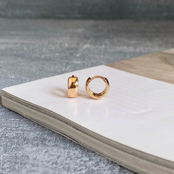 Thick Hoop Earrings 18k Gold Tiny Luxury Jewelry - Picture 2 of 5